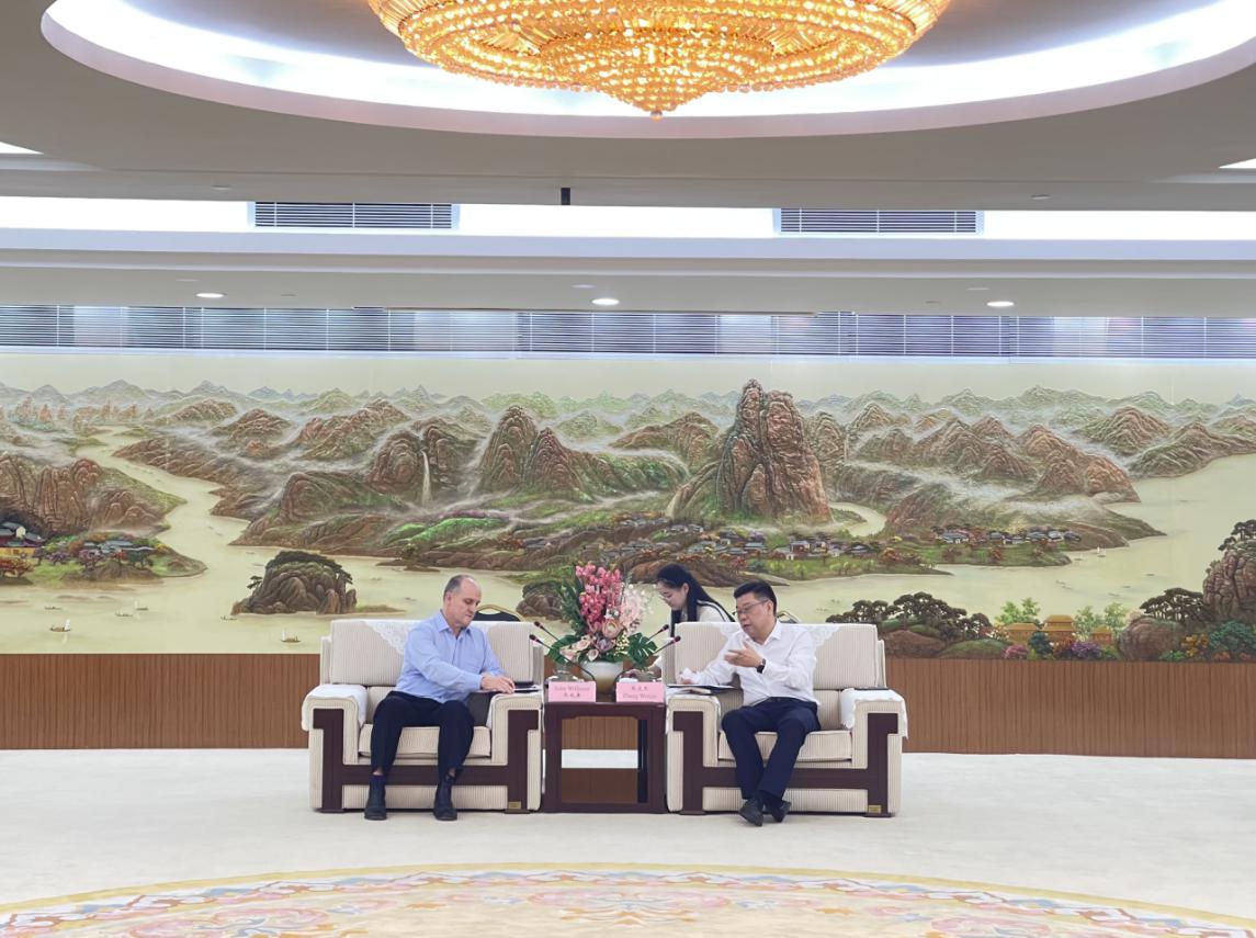 張文杰會見澳大利亞駐上?？傤I事張威廉